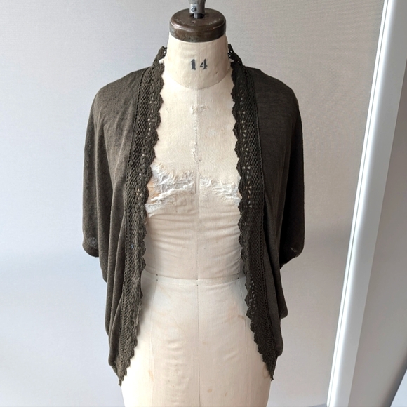 Pink Rose - Short Sleeve Cardigan - Picture 2 of 5